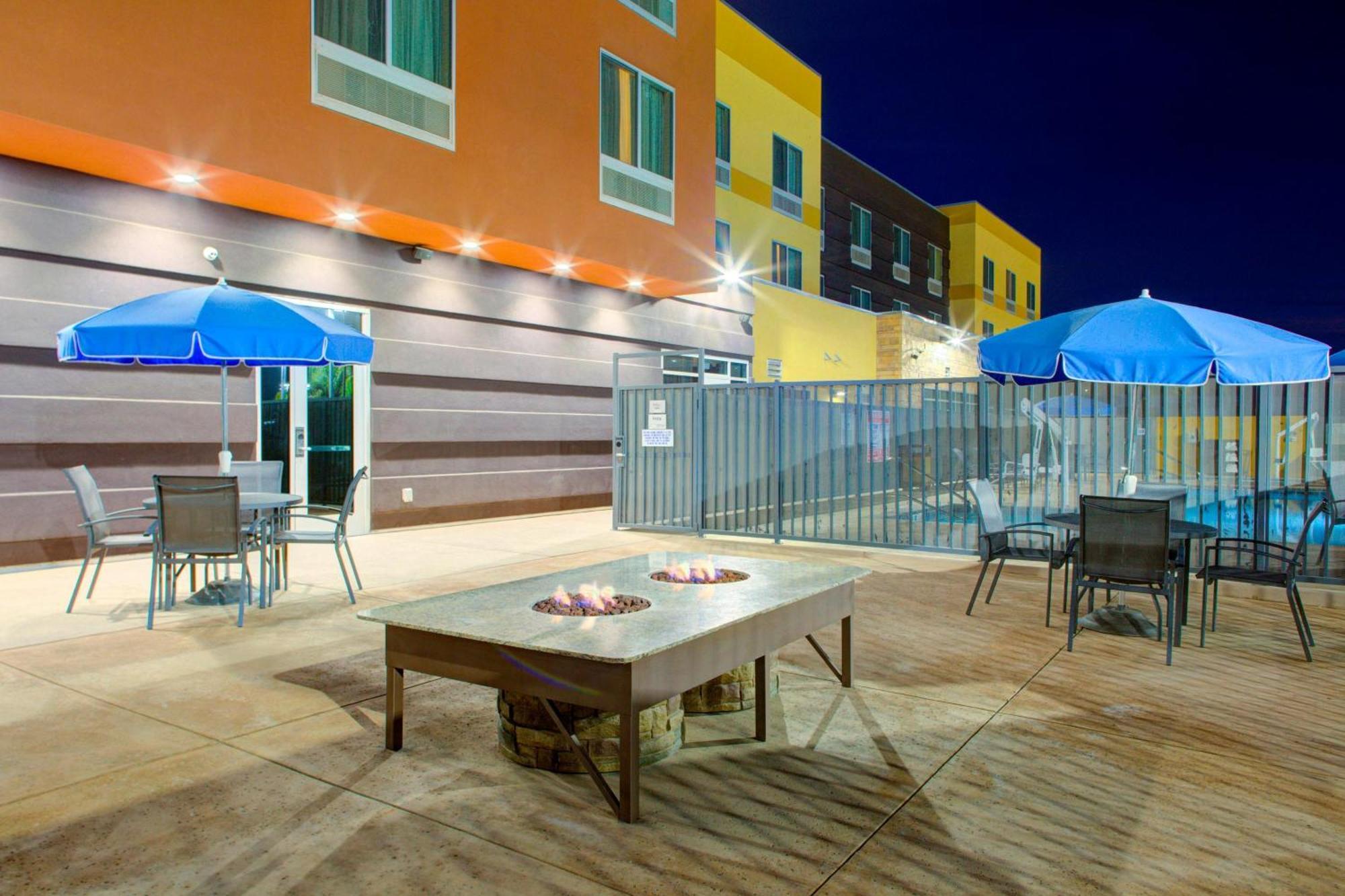 Fairfield Inn & Suites By Marriott Bakersfield North/Airport Exterior foto